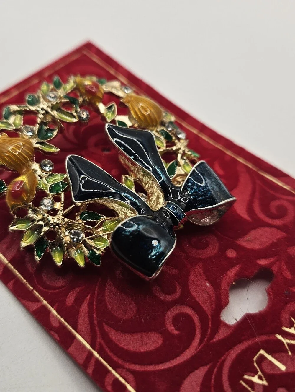 Holiday Lane Christmas Wreath Brooch Pin New Holiday